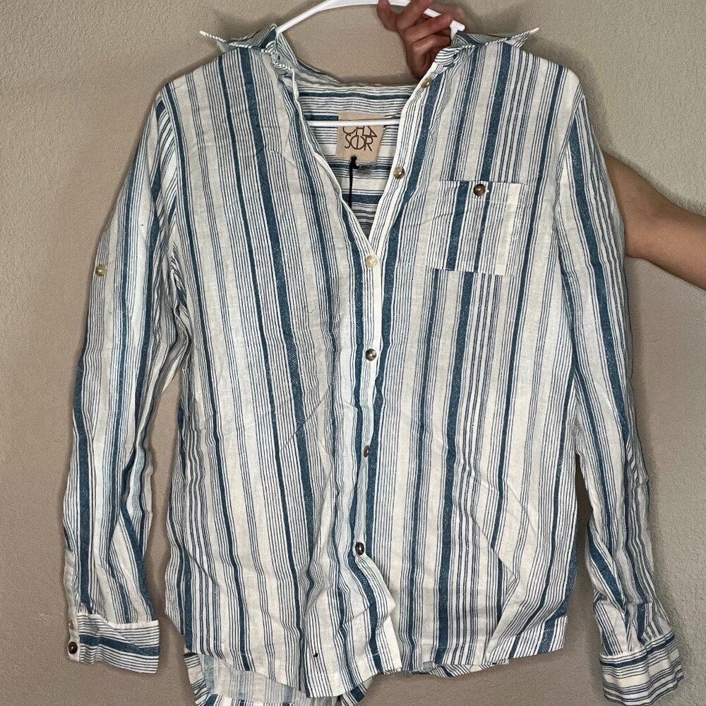 Chasor blue and white button up